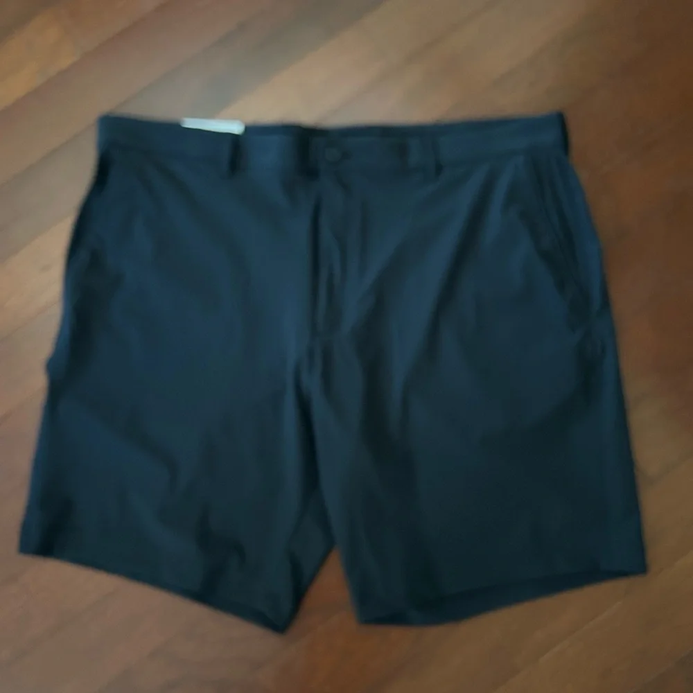 NWT Greg Norman Stretch Golf Shorts 40 Black Lightweight Easy Care 8.5